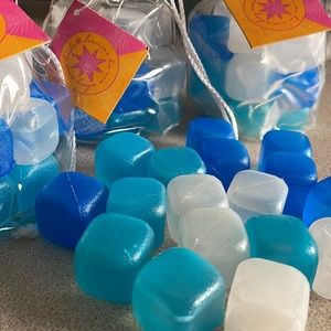 Reusable ice cubes - 4 packages (2 more added in oranges)